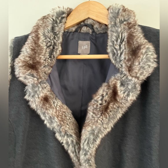 J Jill Vest Grey With Faux Fur Collar. - Picture 6 of 10